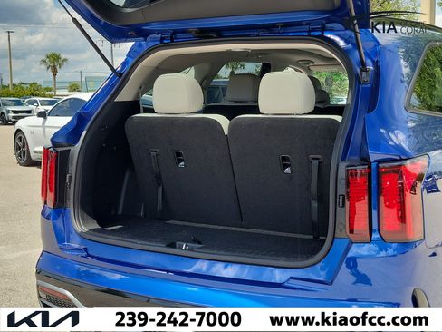 Used 2023 Kia Sorento S w/ Panoramic Sunroof Package FWD image 12