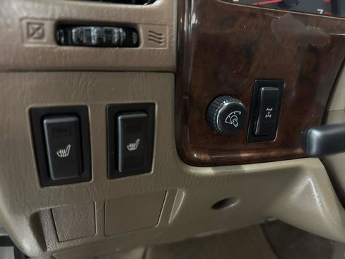 Used 2001 Toyota 4Runner Limited image 11