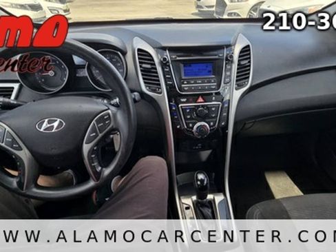 Used 2016 Hyundai Elantra GT FWD image 35