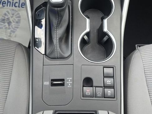 Used 2023 Toyota Highlander LE image 38