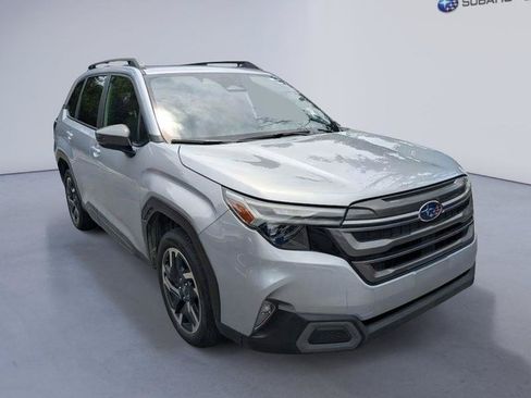 Used 2025 Subaru Forester Limited w/ Popular Package #1 AWD/4WD image 3