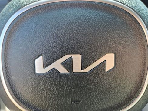 Used 2025 Kia Carnival SX FWD image 31