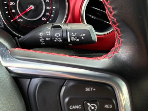 Used 2022 Jeep Wrangler Unlimited Rubicon AWD/4WD image 31