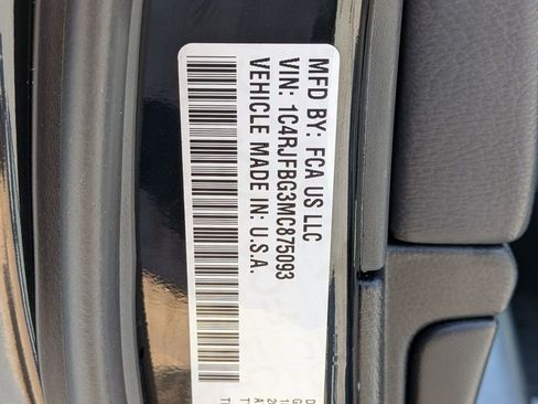 Used 2021 Jeep Grand Cherokee Limited image 31