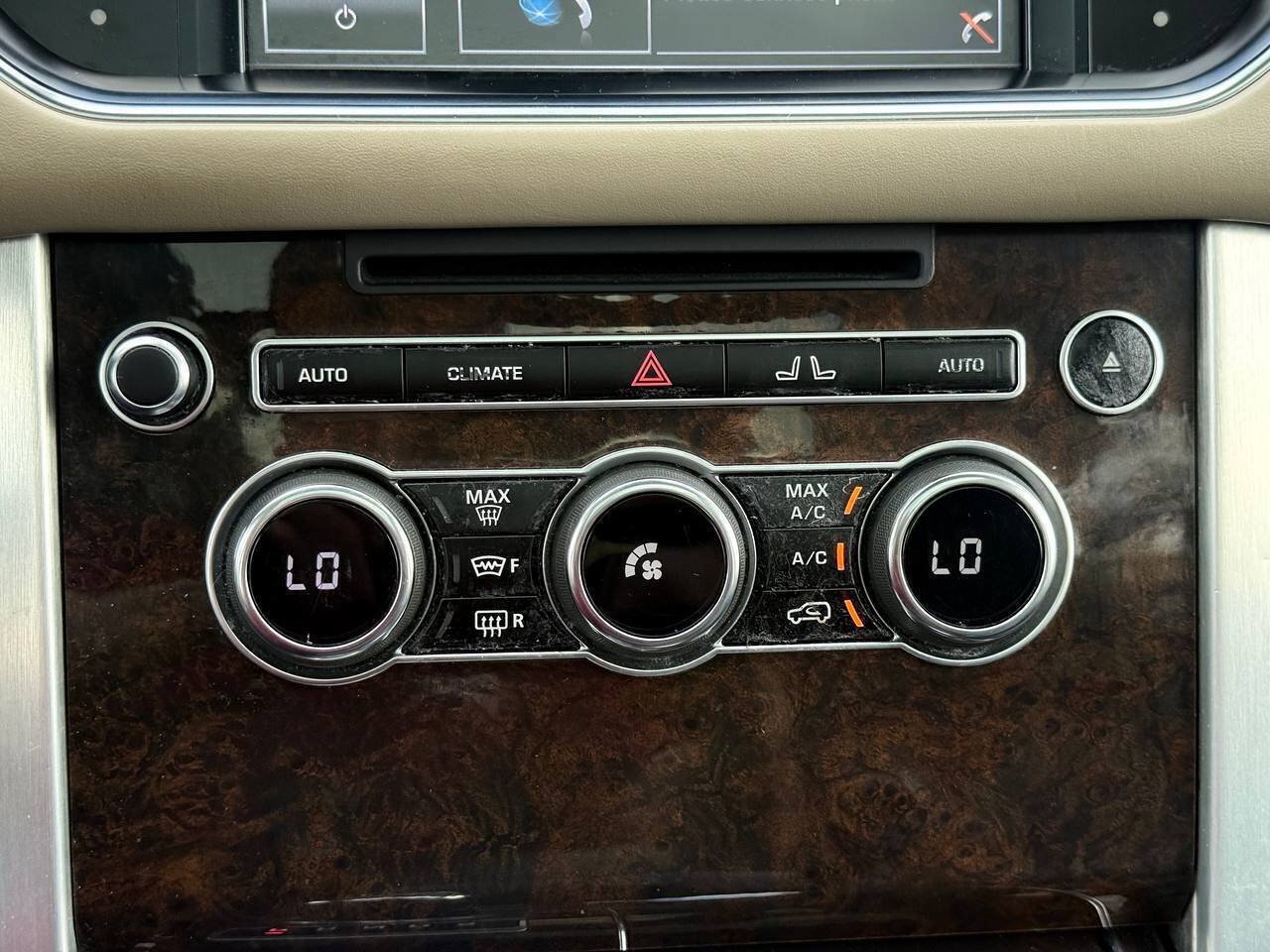 Used 2014 Land Rover Range Rover HSE AWD/4WD image 39