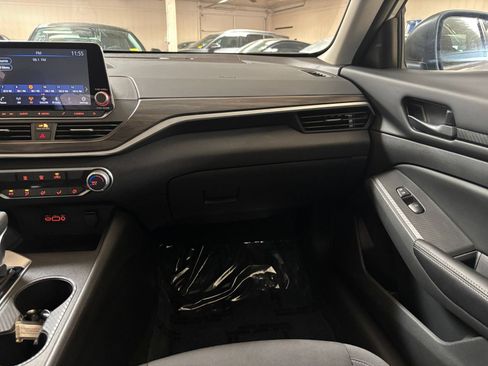 Used 2026 Nissan Altima 2.5 SV FWD image 34