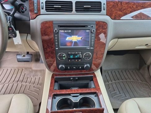Used 2013 Chevrolet Tahoe LTZ RWD image 23