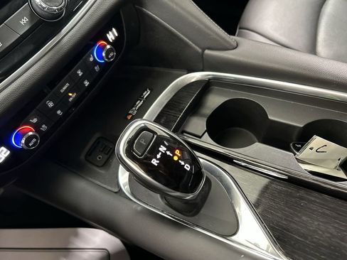 Used 2020 Buick Enclave Avenir w/ Avenir Technology Package image 17