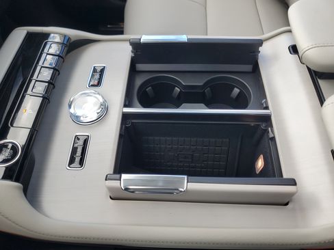 New 2025 Lincoln Navigator Reserve image 26