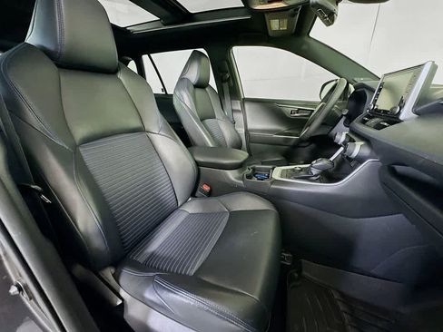 Used 2020 Toyota RAV4 XSE image 15