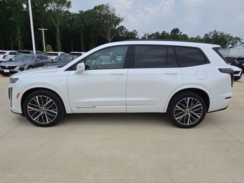 New 2025 Cadillac XT6 Sport w/ Technology Package image 2