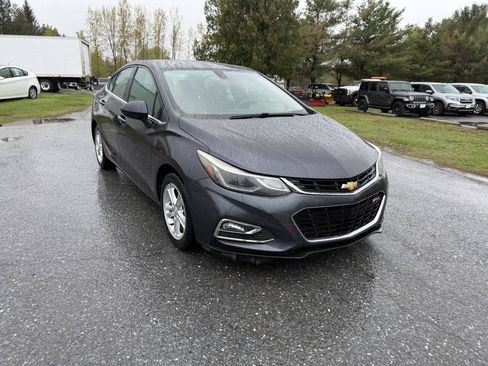 Used 2016 Chevrolet Cruze LT w/ Convenience Package FWD image 7