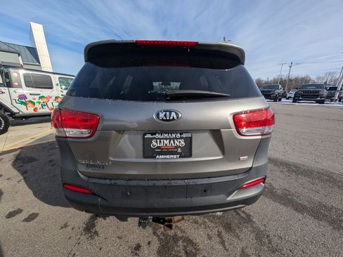 Used 2016 Kia Sorento LX w/ LX Convenience Package image 9
