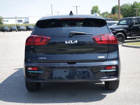 Used 2022 Kia Niro EX FWD image 4