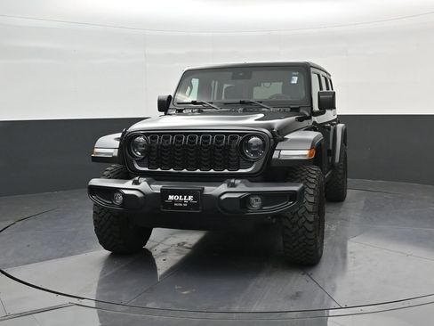 Used 2024 Jeep Wrangler Unlimited Sport AWD/4WD image 3