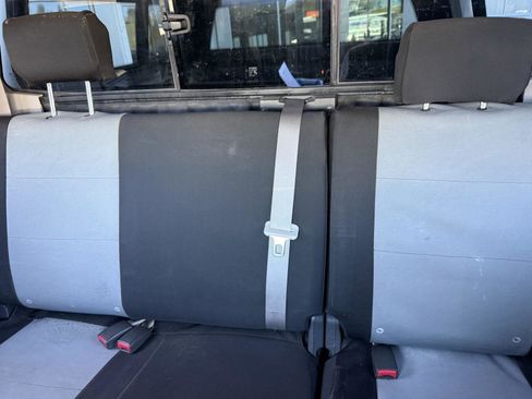 Used 2004 Nissan Titan LE w/ (SAB) Side-Airbag Pkg image 8