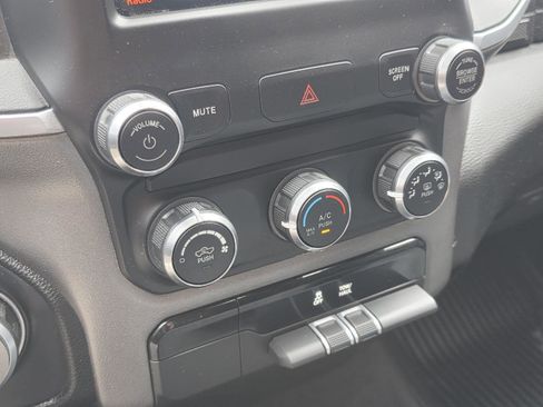 Used 2020 RAM 1500 Big Horn AWD/4WD image 18