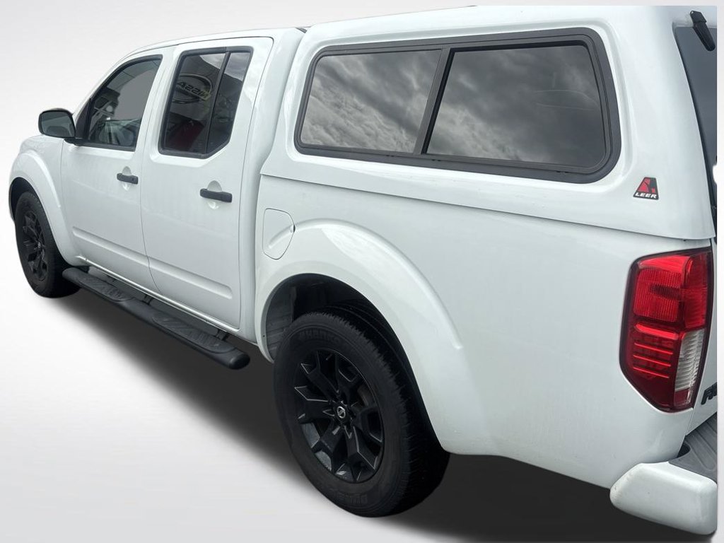 Used 2020 Nissan Frontier SV w/ Midnight Edition Floor Mats RWD image 12