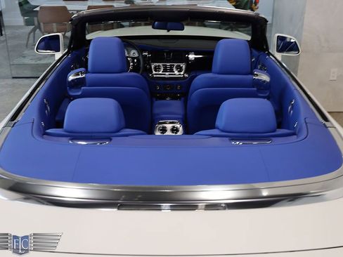 Used 2020 Rolls-Royce Dawn image 18