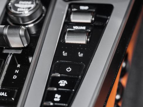 Used 2025 Aston Martin Vanquish image 34