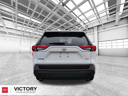 Used 2025 Toyota RAV4 XLE FWD image 4