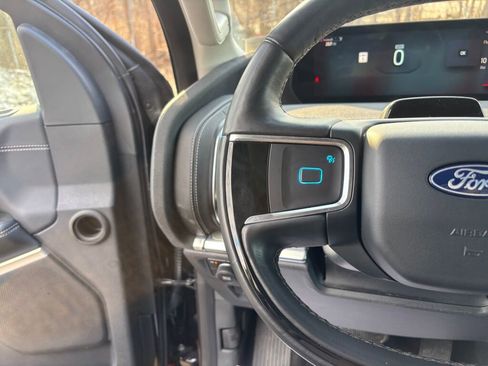 Used 2025 Ford Expedition Max Platinum image 9