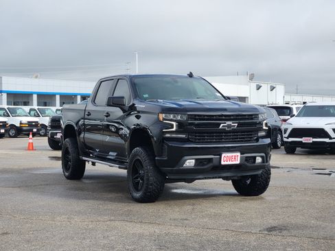 Used 2021 Chevrolet Silverado 1500 RST w/ Convenience Package II AWD/4WD image 3