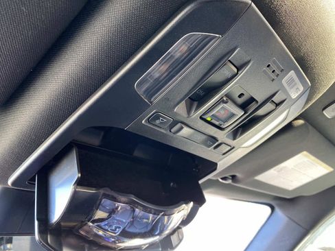 Used 2023 Toyota Highlander XSE image 28