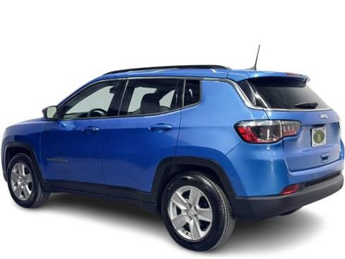 Used 2022 Jeep Compass Latitude FWD image 4