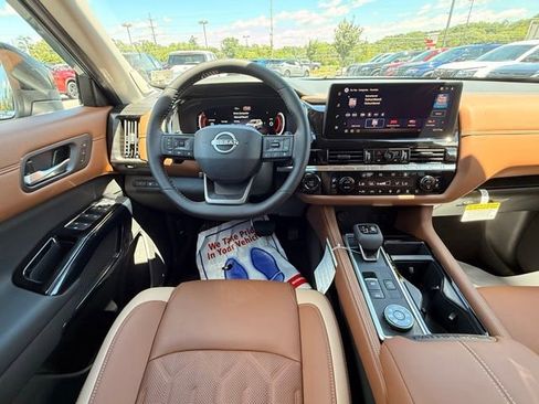 New 2026 Nissan Pathfinder Platinum AWD/4WD image 22