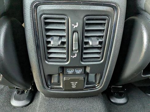 Used 2019 Jeep Grand Cherokee Limited image 18