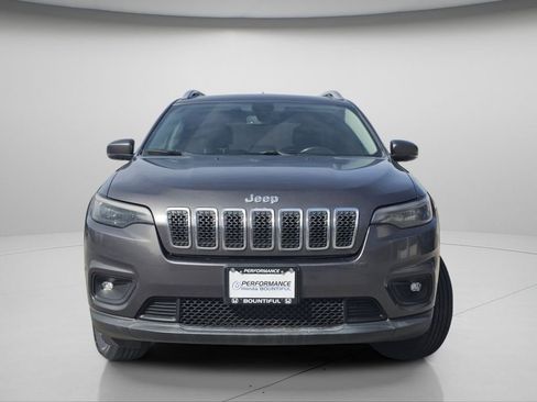 Used 2019 Jeep Cherokee Latitude Plus w/ Comfort/Convenience Group AWD/4WD image 3