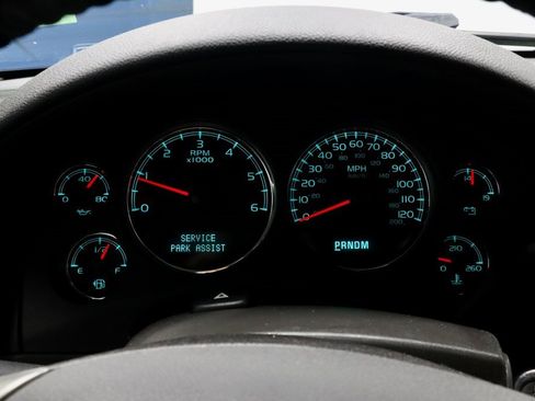 Used 2011 Chevrolet Suburban LT image 27