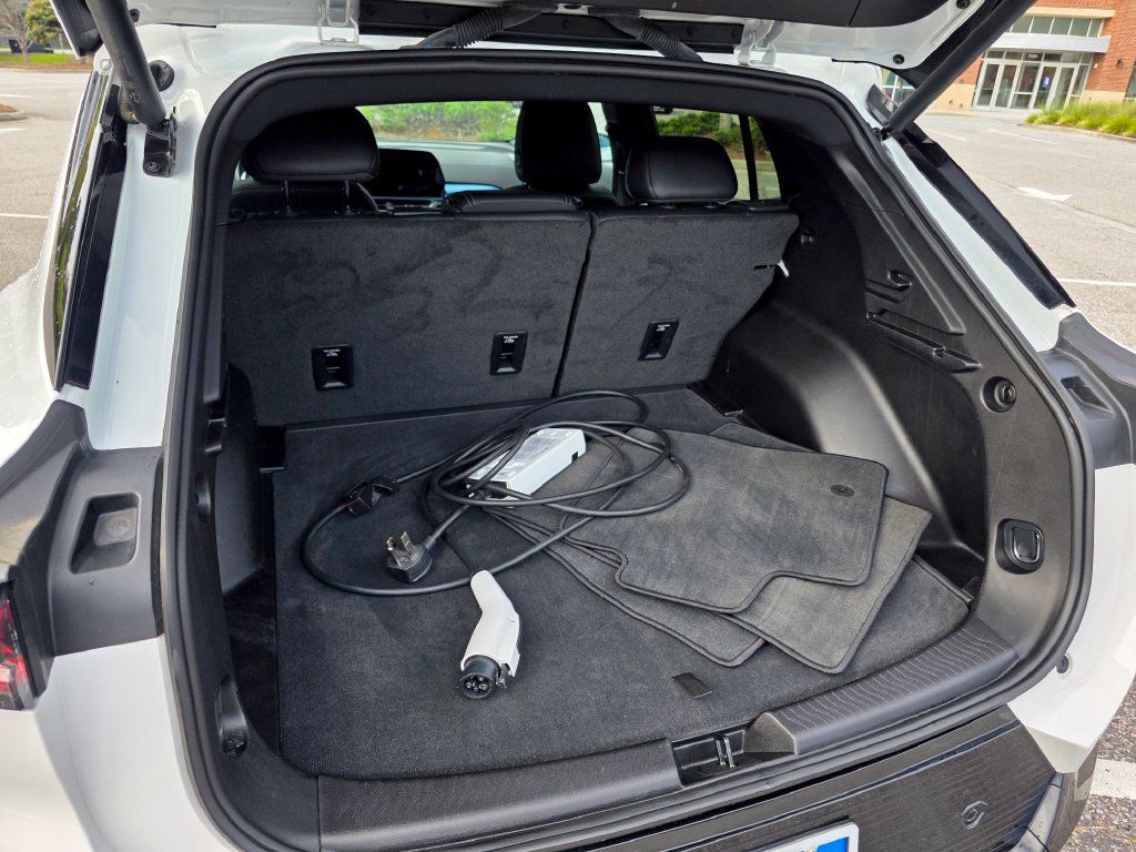 Certified 2024 Chevrolet Equinox EV LT FWD image 36