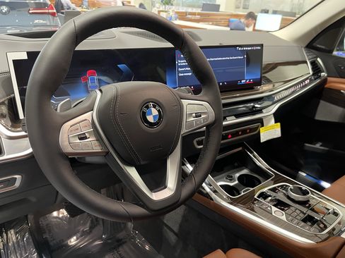 New 2026 BMW X7 xDrive40i w/ Executive Package image 11