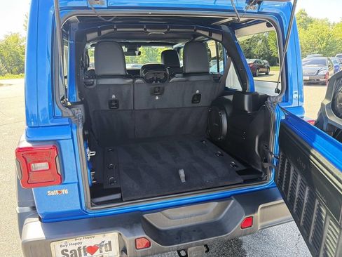 Used 2024 Jeep Wrangler Unlimited Rubicon w/ Technology Group AWD/4WD image 28