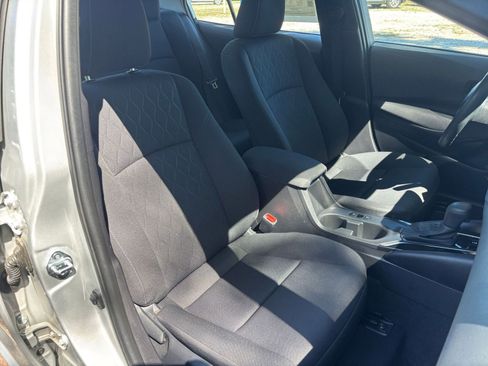 Used 2025 Toyota Corolla LE image 37