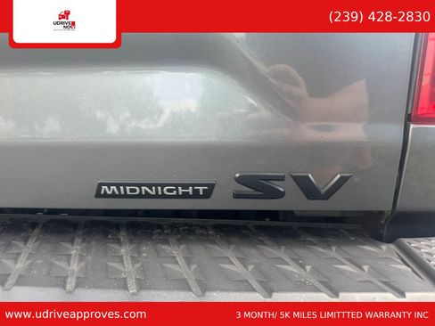 Used 2018 Nissan Titan SV w/ SV Convenience Package RWD image 5