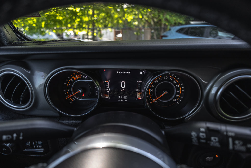 Used 2021 Jeep Wrangler Unlimited Sahara AWD/4WD image 12