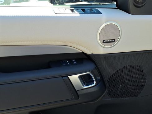 New 2026 Land Rover Discovery Limited Edition image 10