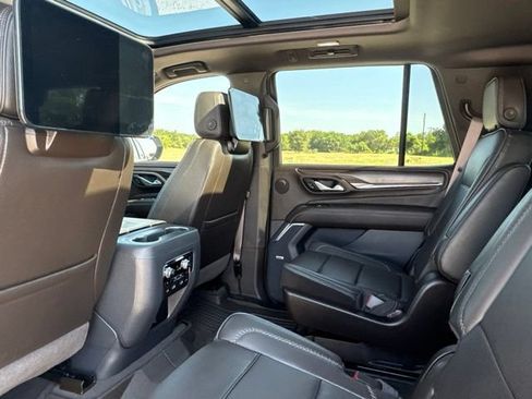Used 2024 GMC Yukon Denali w/ Denali Reserve Package AWD/4WD image 16