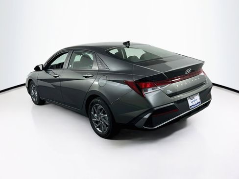 Used 2024 Hyundai Elantra SEL image 7