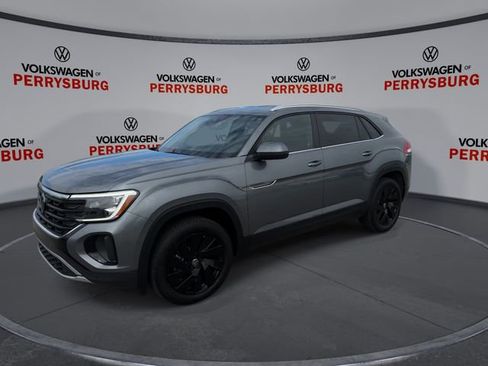 Certified 2024 Volkswagen Atlas Cross Sport SE w/ Black Wheel Package AWD/4WD image 4