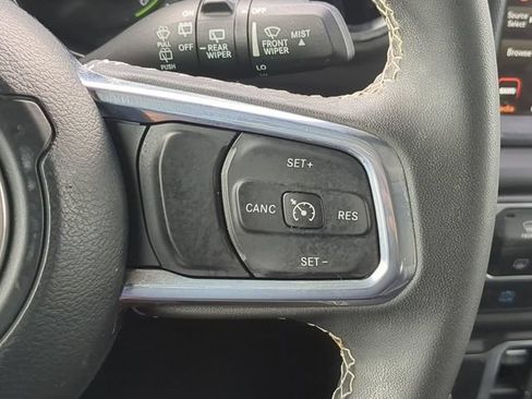 Used 2023 Jeep Wrangler Unlimited Sahara AWD/4WD image 28