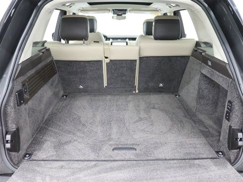 Used 2020 Land Rover Range Rover HSE image 8
