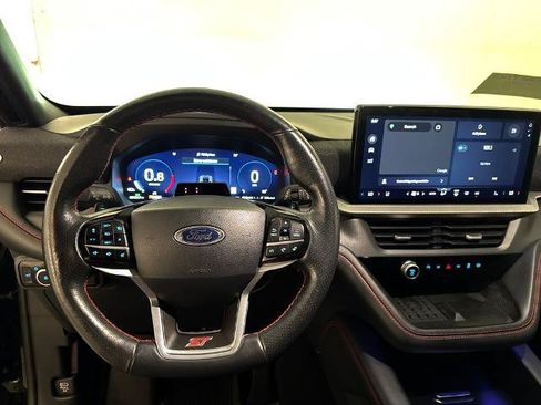 Certified 2025 Ford Explorer ST AWD/4WD image 5