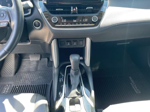 Used 2023 Toyota Corolla Cross XLE w/ Convenience Package image 15