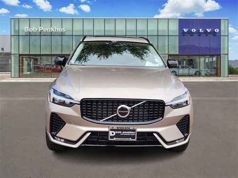 Used 2025 Volvo XC60 B5 Core image 23