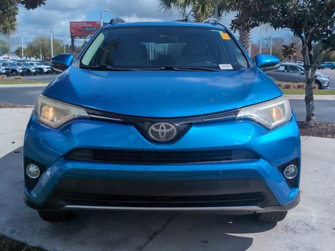 Used 2018 Toyota RAV4 XLE image 3