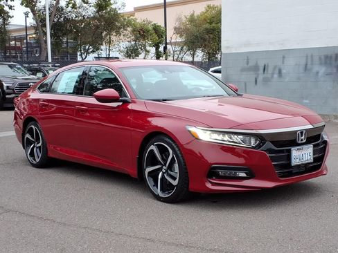 Used 2018 Honda Accord Sport image 3